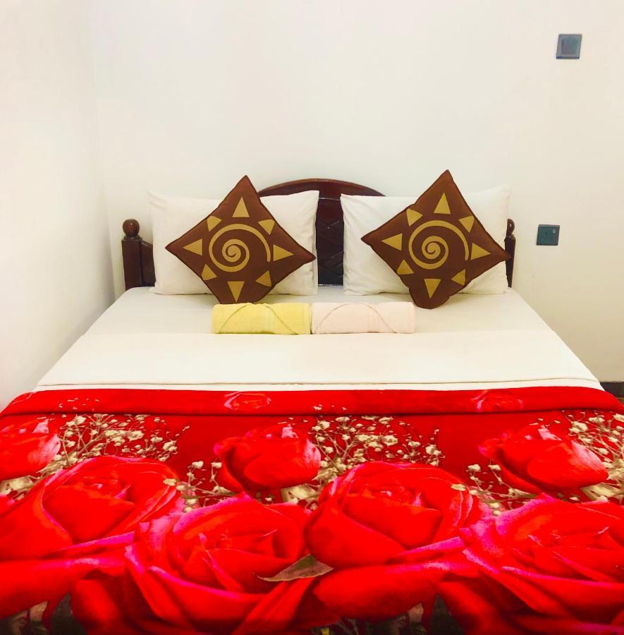 Vinish Inn Nallathanniya Buitenkant foto
